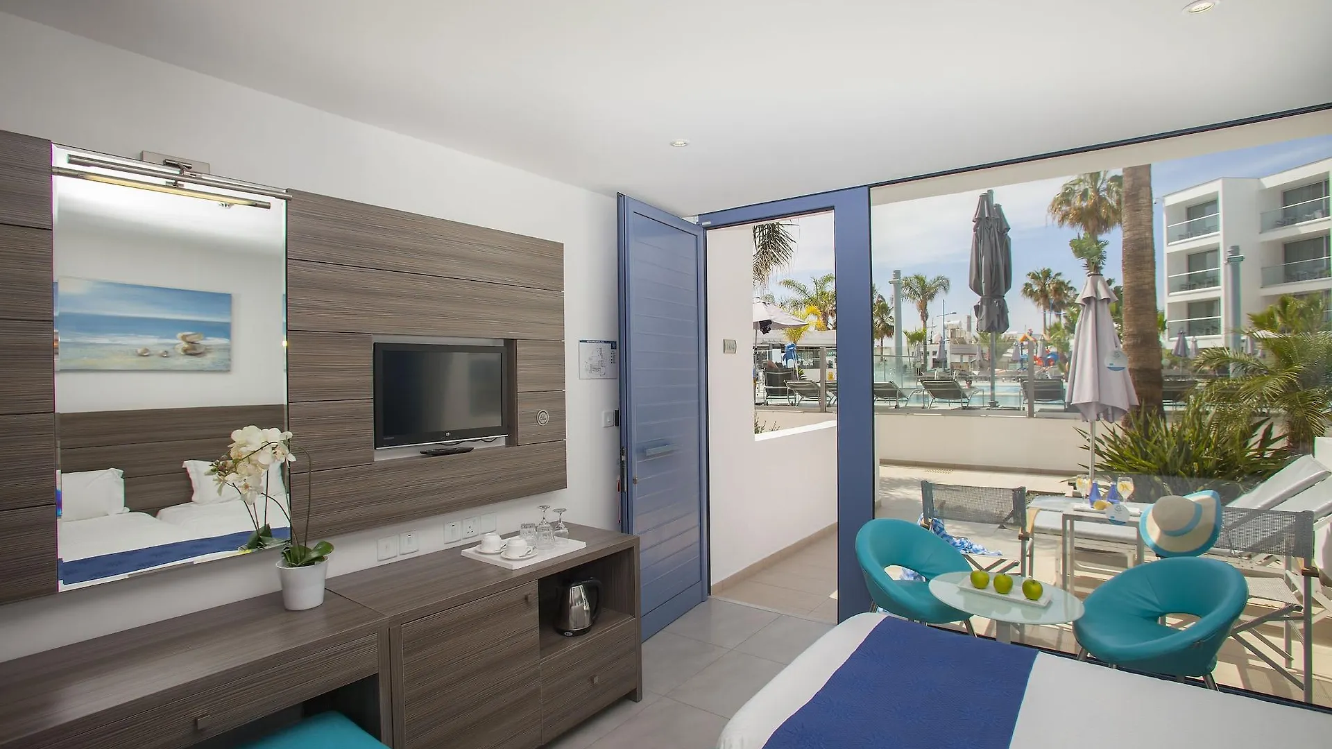 Limanaki Beach Hotel & Suites Ayía Nápa