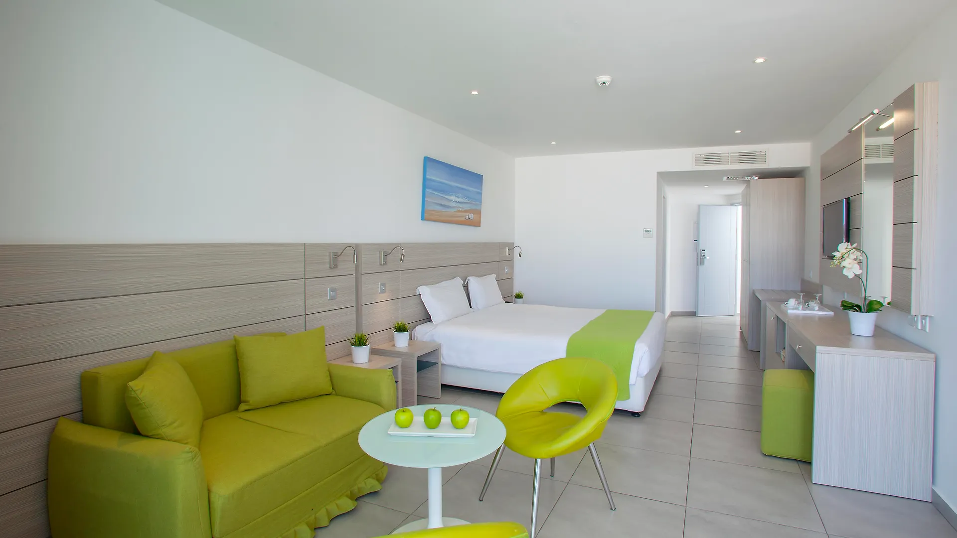 Limanaki Beach Hotel & Suites Ayía Nápa 4*,