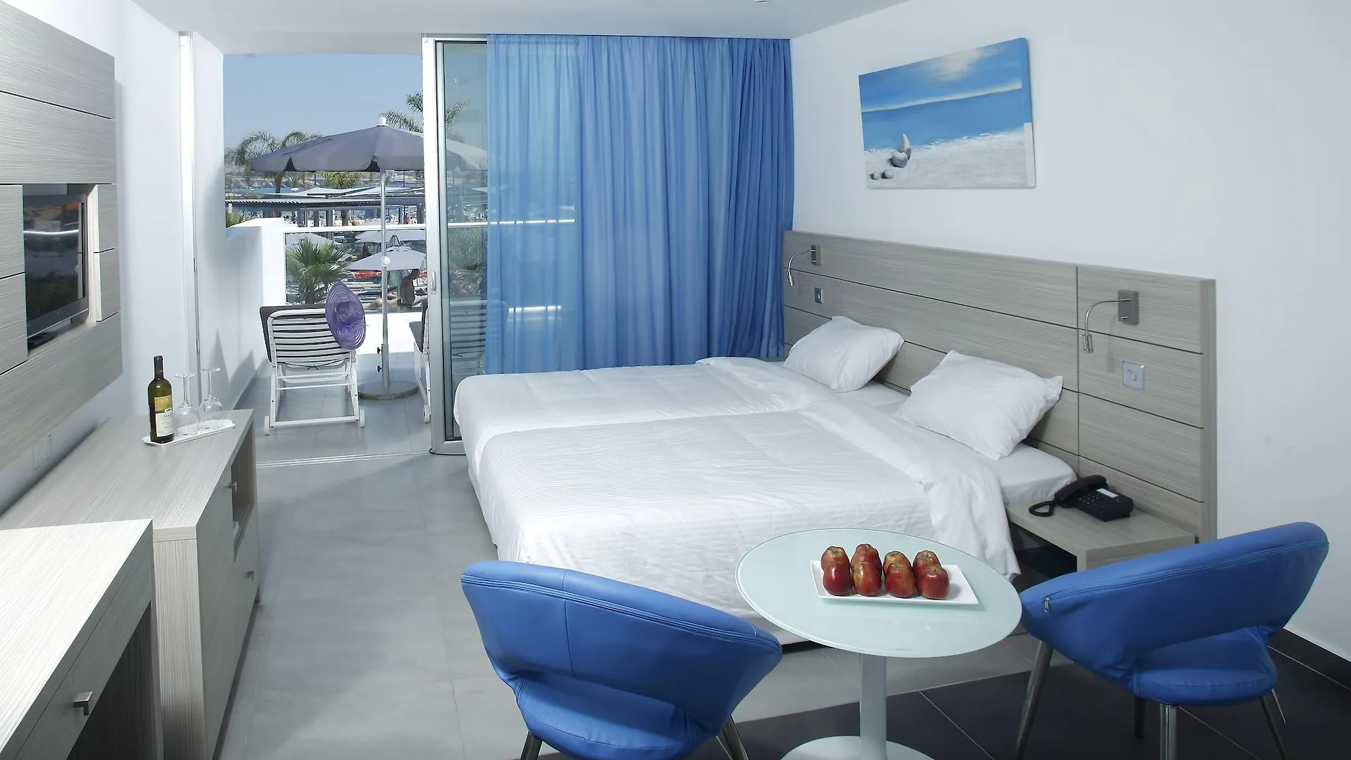 Limanaki Beach Hotel & Suites Ayía Nápa