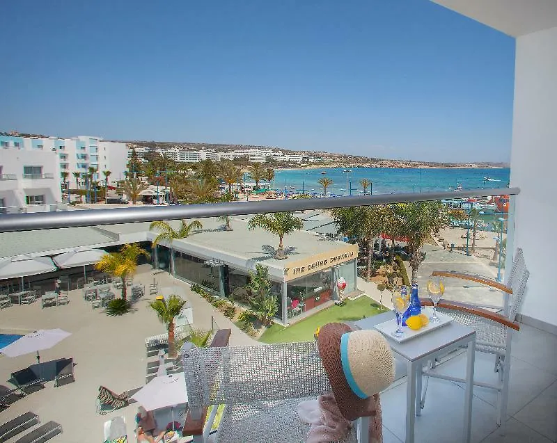 Limanaki Beach Hotel & Suites Ayía Nápa