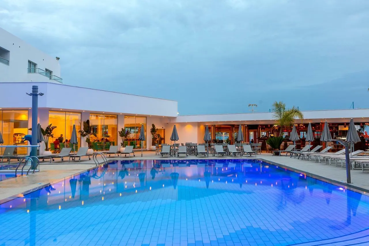 Limanaki Beach Hotel & Suites Ayía Nápa