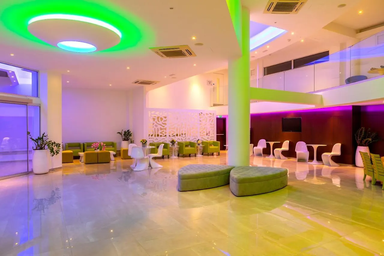 Limanaki Beach Hotel & Suites Ayía Nápa