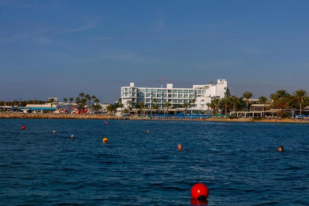Limanaki Beach Hotel & Suites Ayía Nápa 4*,