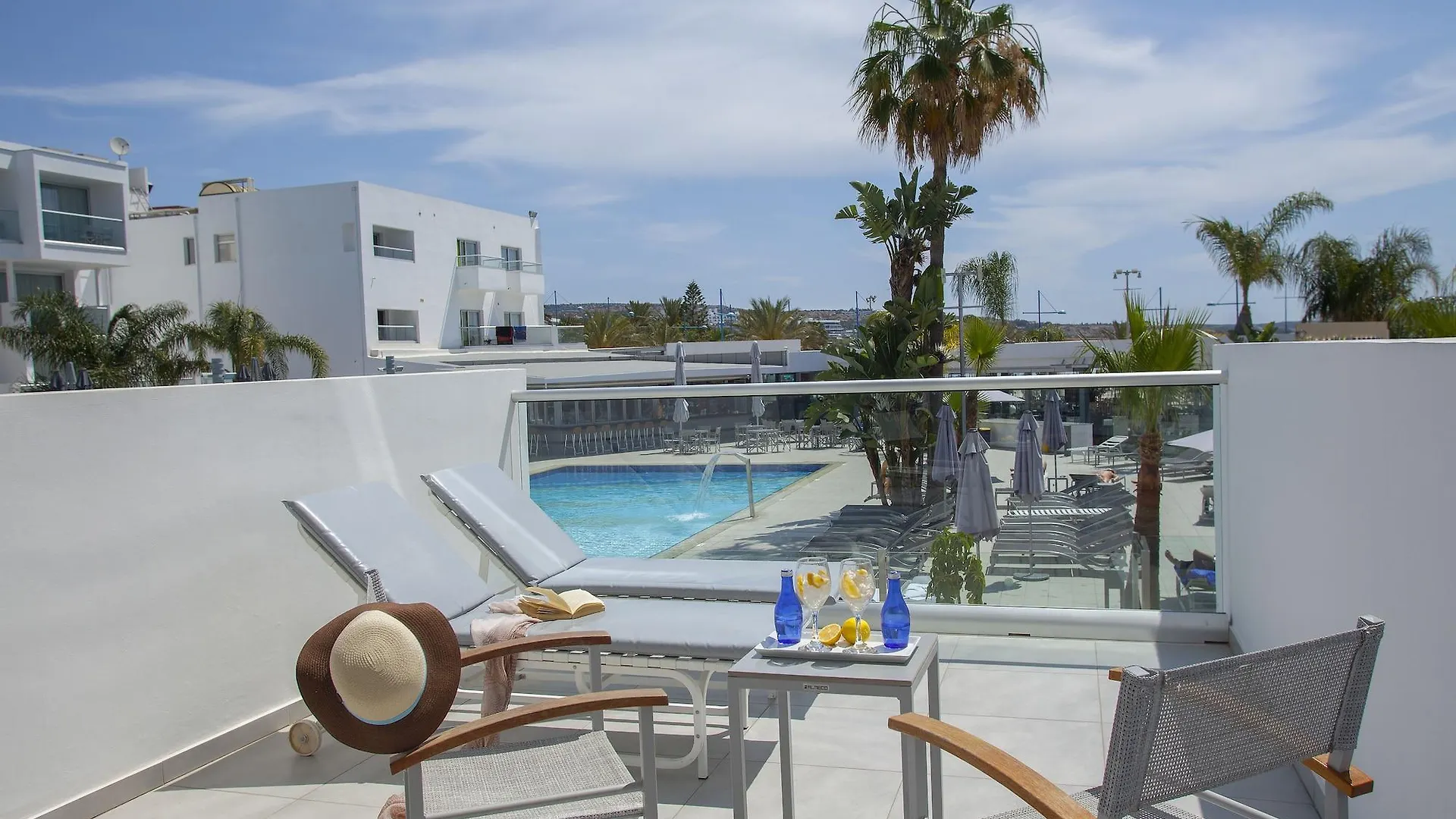 Limanaki Beach Hotel & Suites Айя-Напа