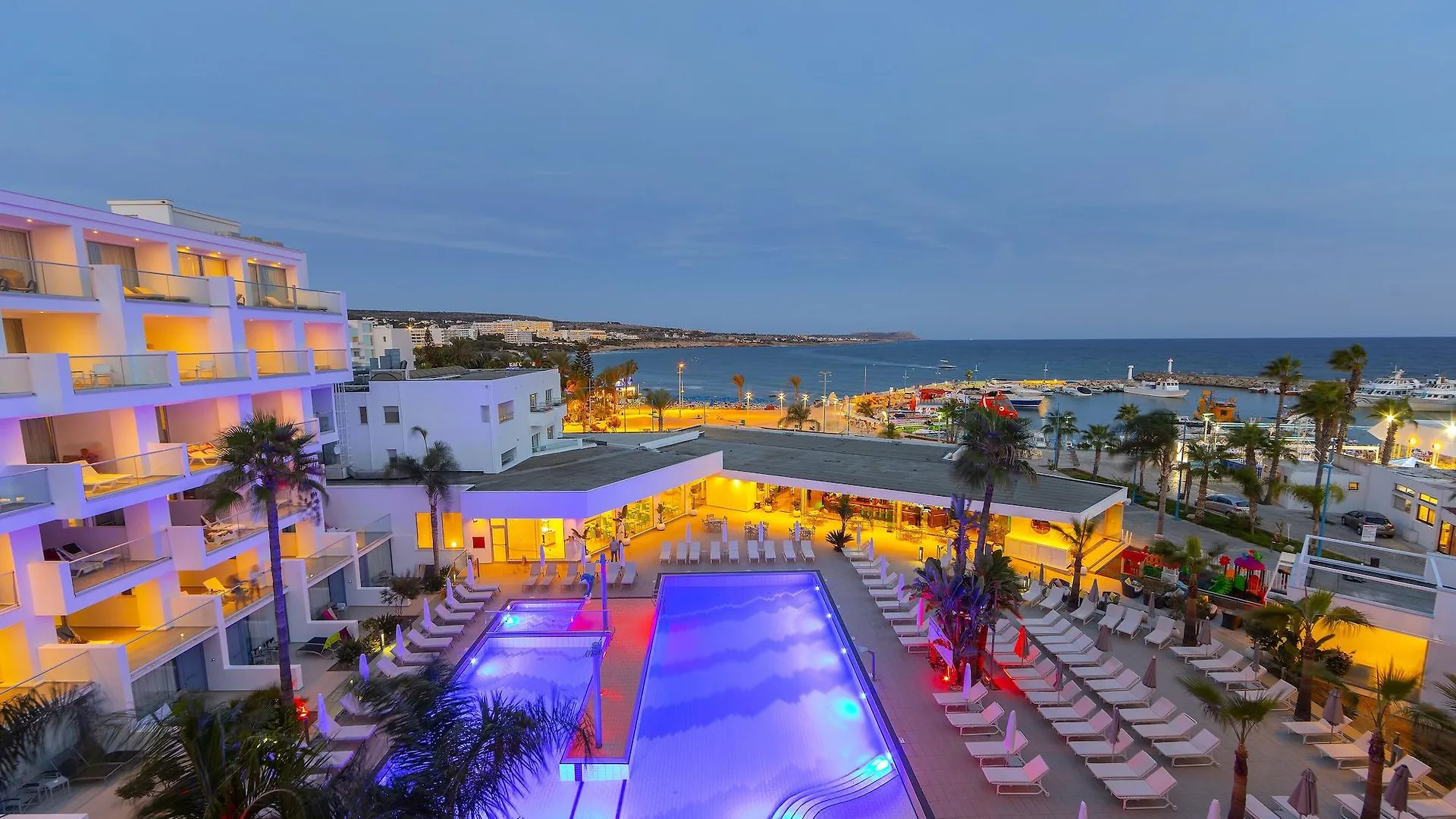 Limanaki Beach Hotel & Suites Agia Napa 4*,