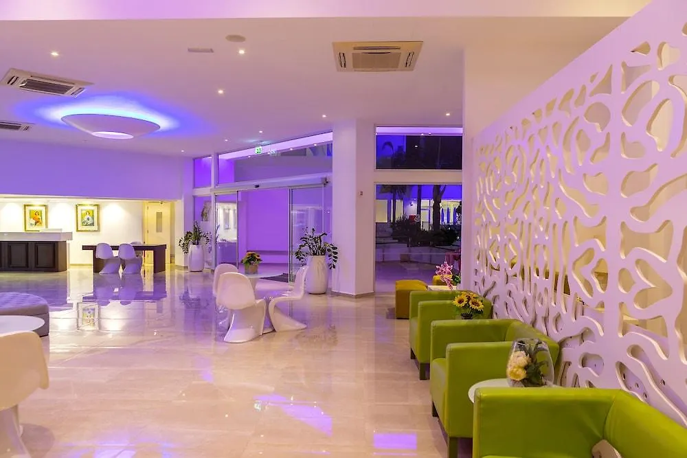 Limanaki Beach Hotel & Suites Айя-Напа